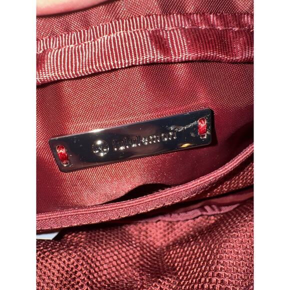 LULULEMON Everywhere Belt Bag O/S Red Merlot NWOT - Picture 7 of 8